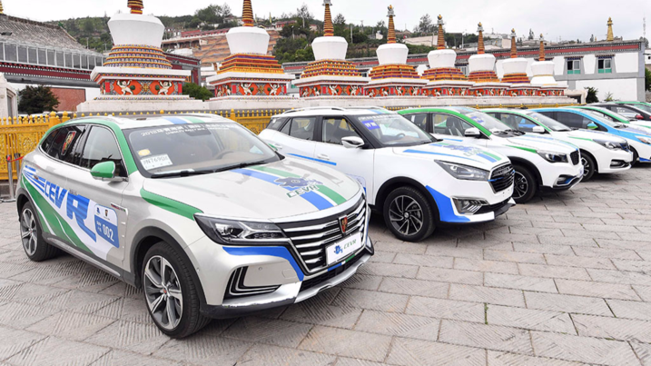 巡游祈福/特技表演 10辆参赛车型参加第五届环青海湖电动汽车挑战赛