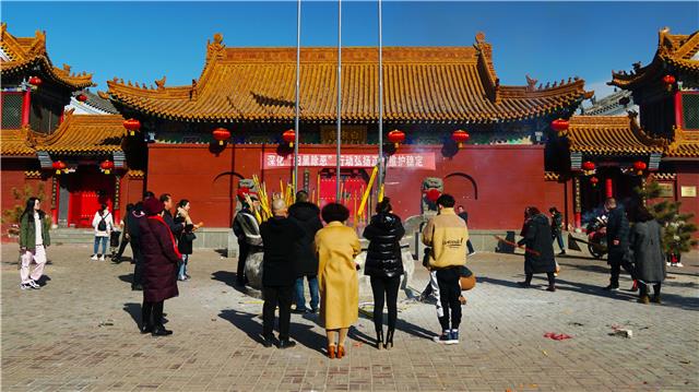 春节街拍：由县升市 春节的老家县城都开什么车？
