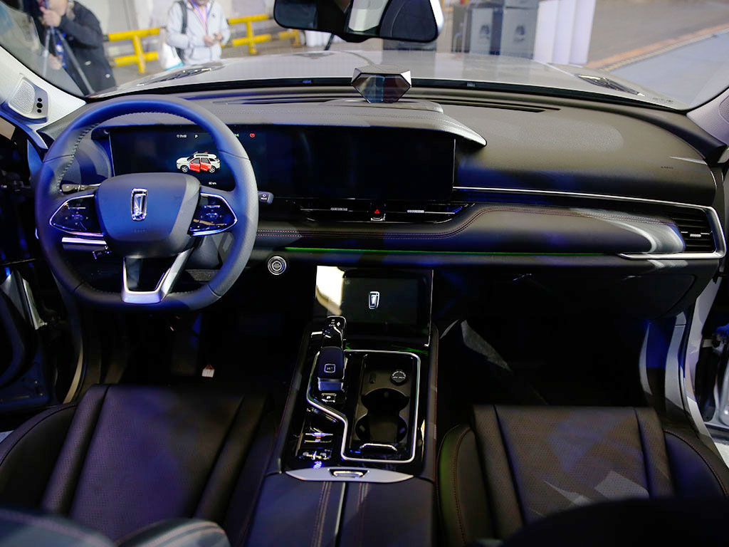 漂亮又大气,奔腾t99下线,预售15.99-19.99万元